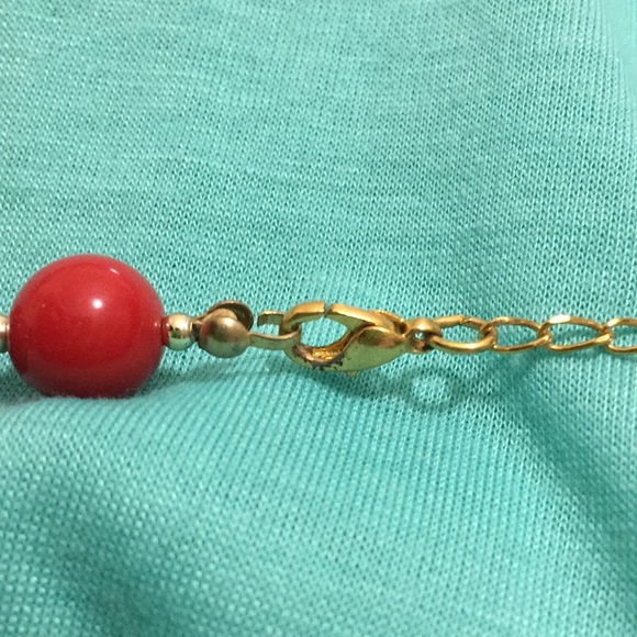Red necklace - Picture 2 of 9